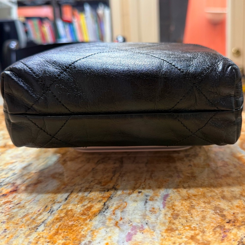 23S Shiny Black Calfskin Quilted Mini Chanel 22 Pearl Bag Aged Gold Hardware - Picture 4 of 7